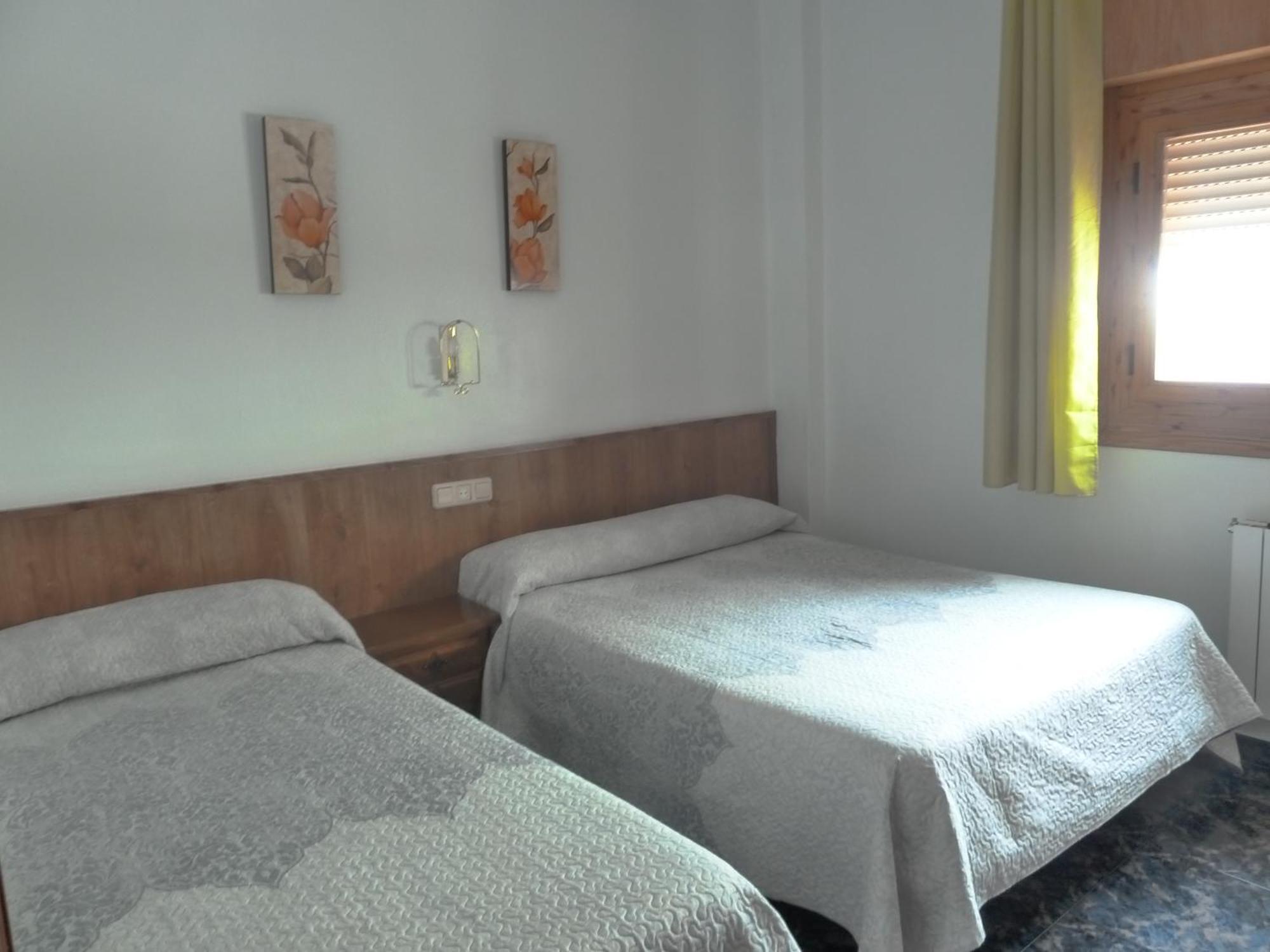 Apartamentos Casa Fermina - A 2 Horas De Las Pistas De Esqui Тревелес Екстер'єр фото